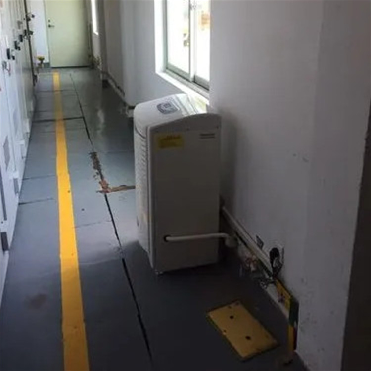 邢台雨季怎解决潮湿?采用杭州井泉环保科技有限公司生产的杭井牌:CFZ-10/S 380V/50Hz 除湿量10kg/h抽湿器来除湿 邢台雨季怎解决潮湿?采用杭州井泉环保科技有限公司生产的杭井牌:CFZ-10/S 380V/50Hz 除湿量10kg/h抽湿器来除湿